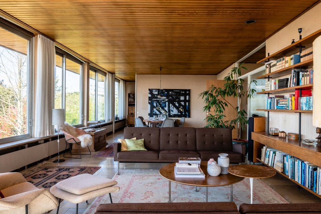 A 5s Villa with a strong Bauhaus Vibe – Inattendu
